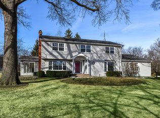 1713 Beaver Pond Rd, Inverness, IL 60067