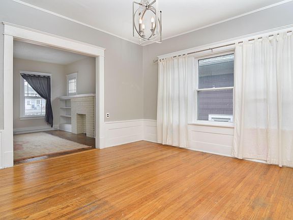 4th image of 45 Crestwood Ave