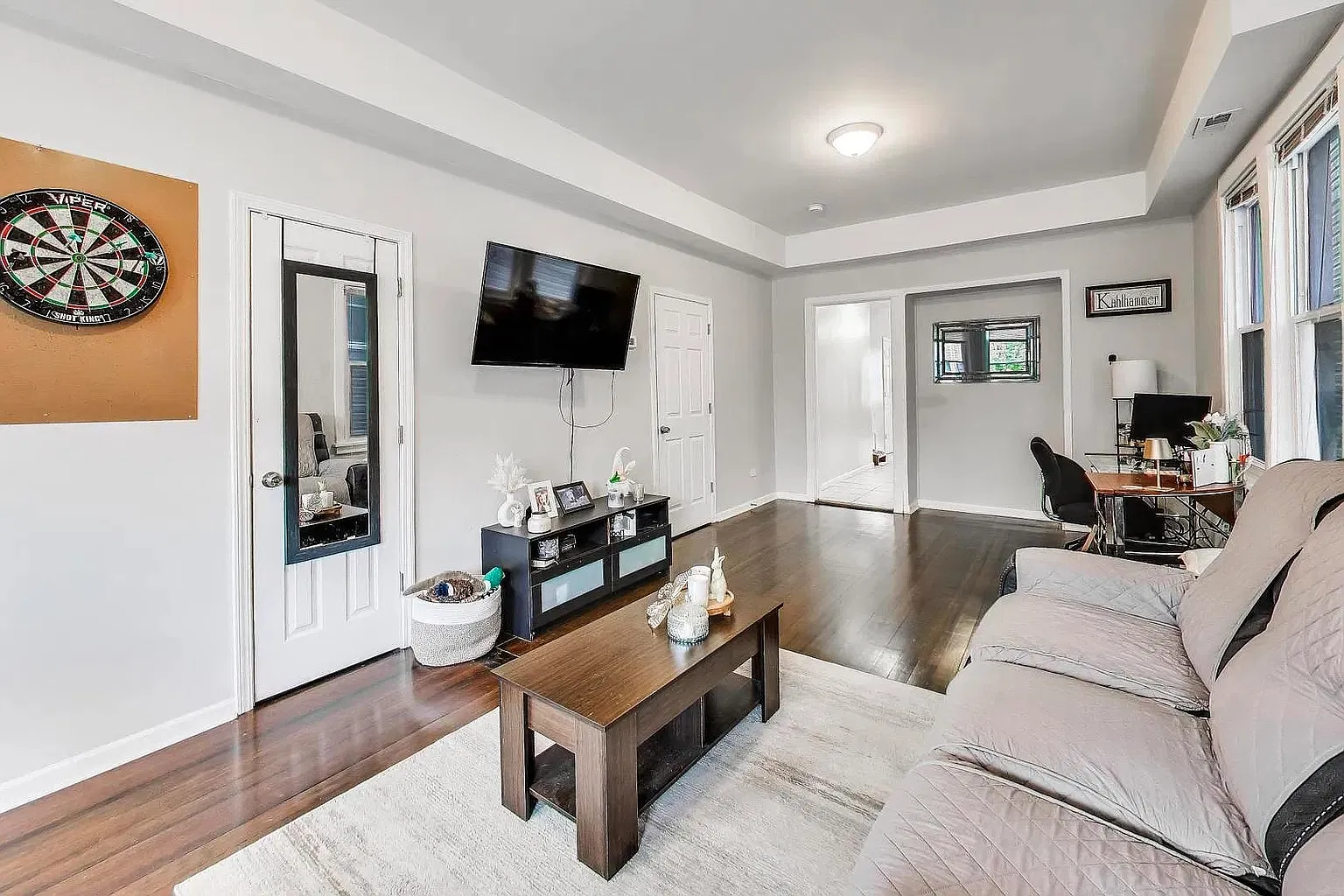 2 bed, 1100 sqft, $2,400 — Photo 2