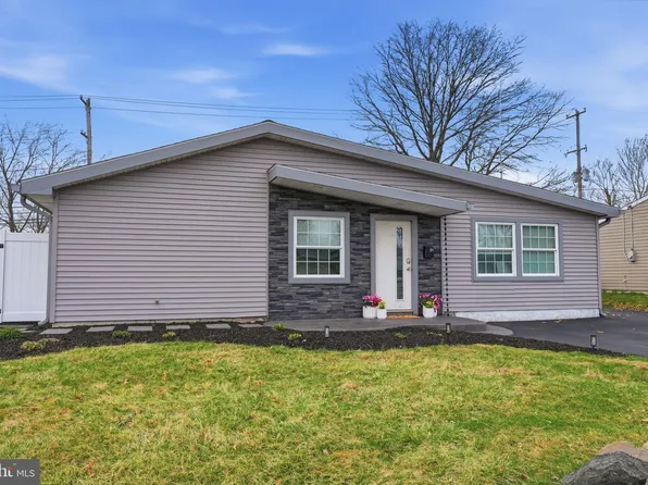 21 Border Rock Rd, Levittown, PA 19057