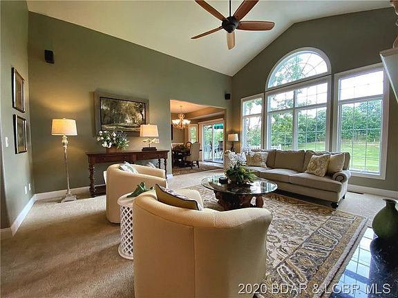 2nd image of 27 Via Pendio Ct