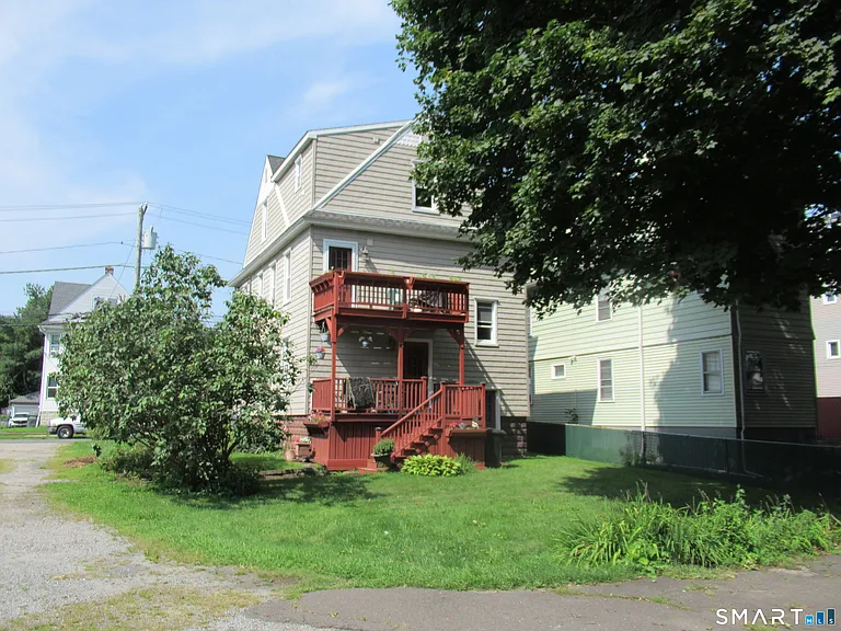 112 Bennett St #1 — Photo 19