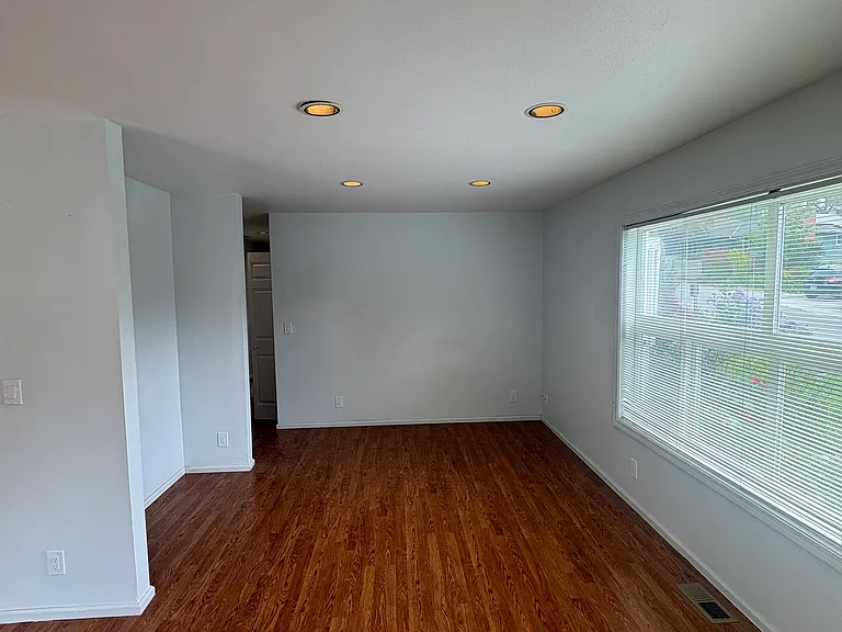 8058 Fauntleroy Way SW — Photo 15