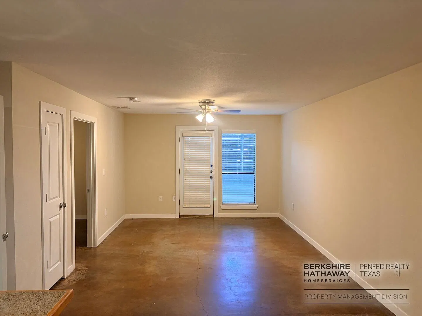 5111 Manett St — Photo 4