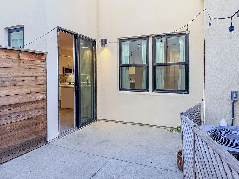 1568 E Thompson Blvd — Photo 11