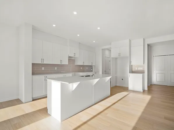 153 Royal St, Saint Albert, AB T8N 7N8