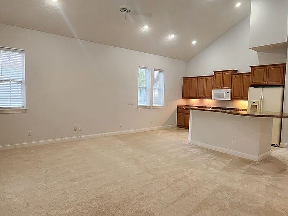 5th image of 140 Island Cottage Way