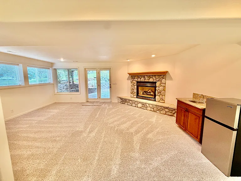 1774 N Sevenoaks Way — Photo 18