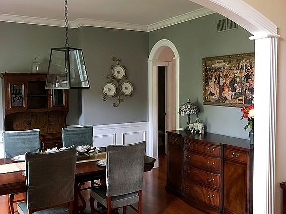 Formal dining room 