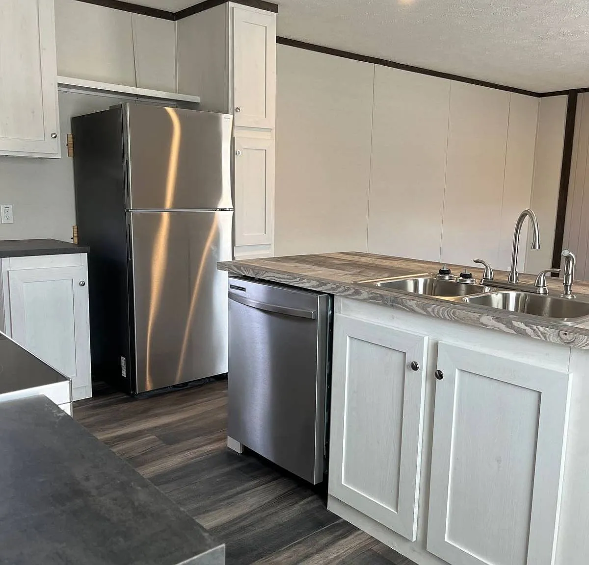 3 bed, 2.0 bath, 1140 sqft, $1,100 — Photo 4