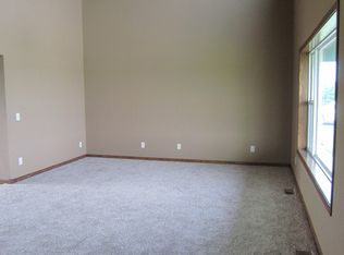 1002 Westwind Dr, Lenox, IA 50851