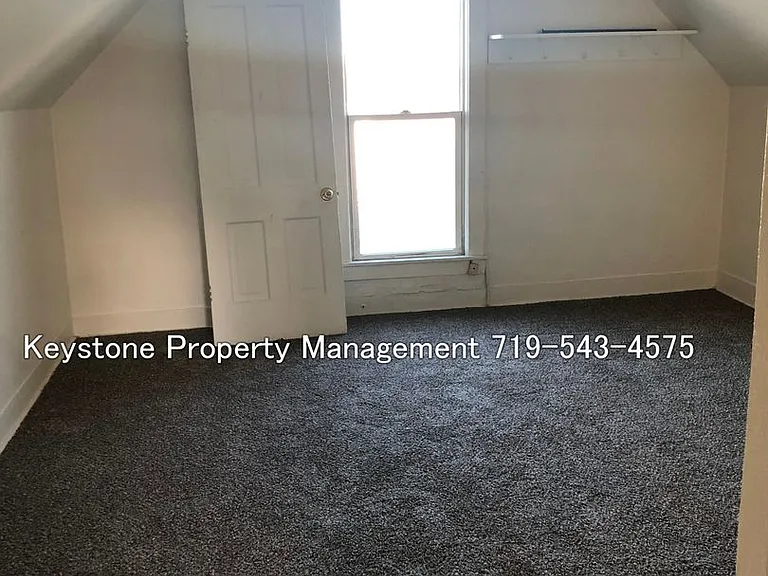 321 E 2nd St #4 — Photo 6