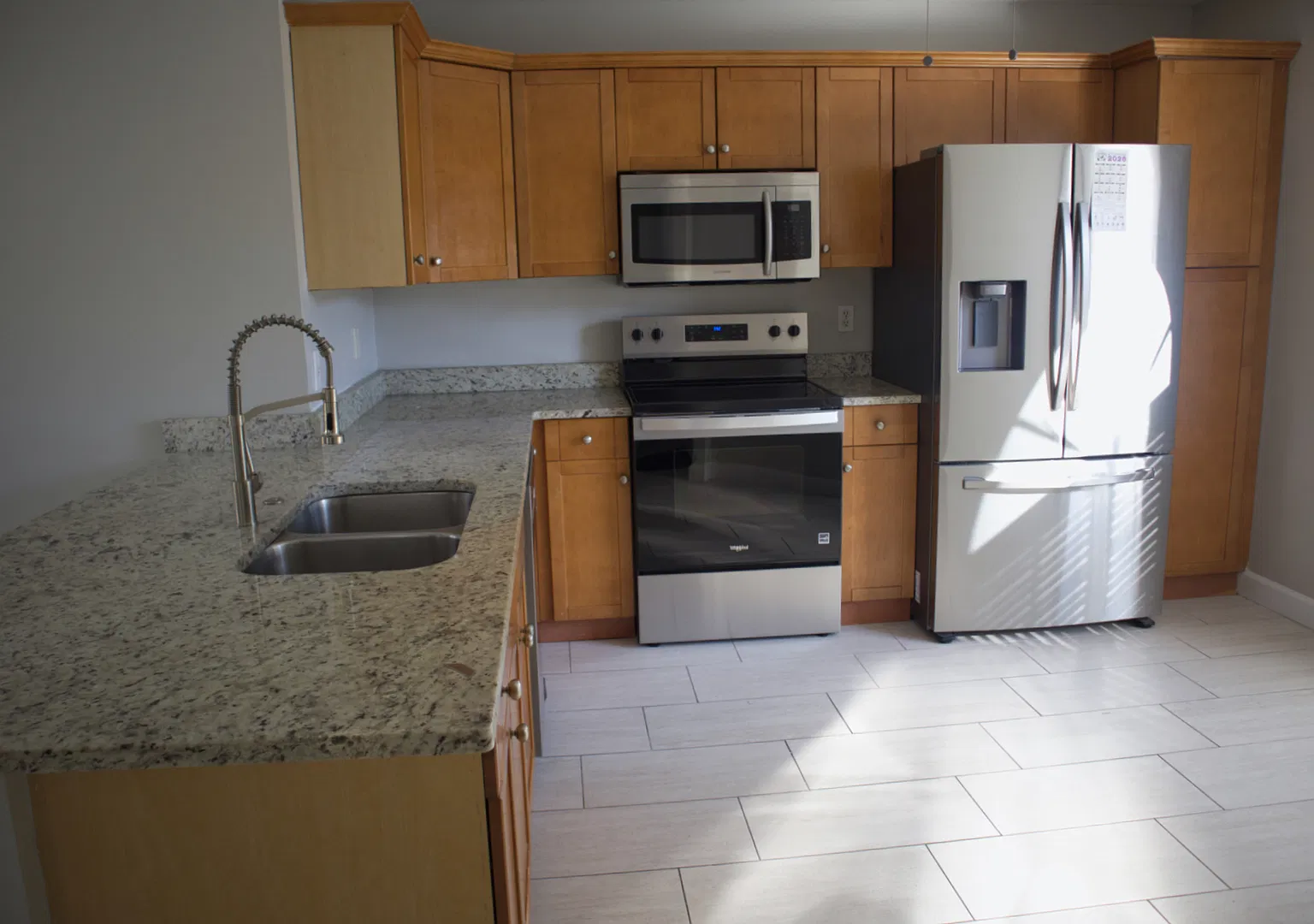 4 bed, 1298 sqft, $2,350 — Photo 4