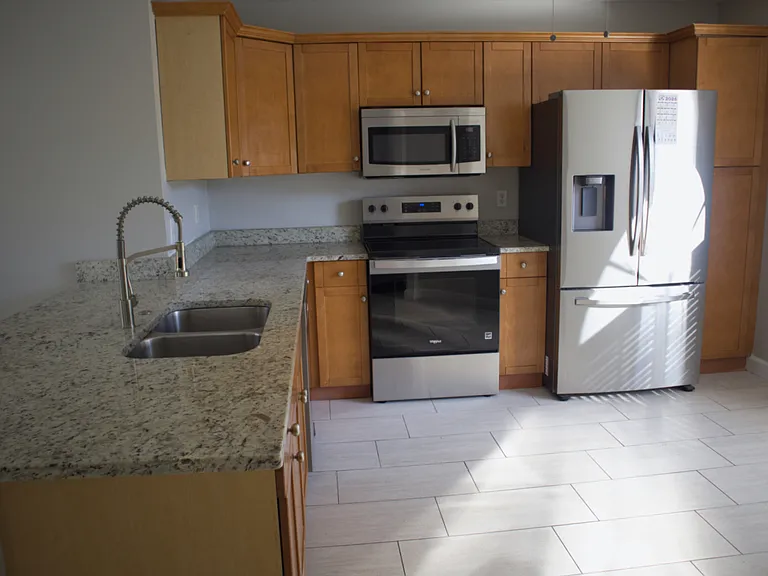 Kitchen, Stainless Steel appliances