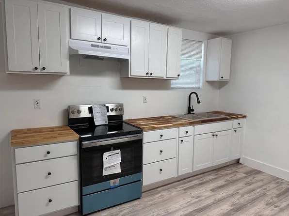 906 W 10th Ave, Corsicana, TX 75110
