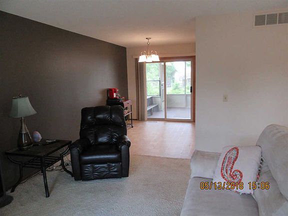 5th image of 1006 E 6th St