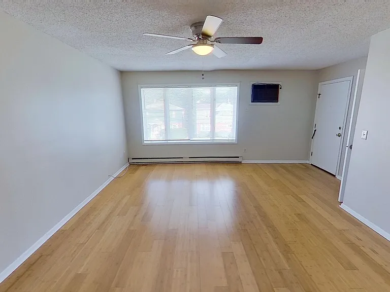 35 Parkwood St #2 — Photo 5