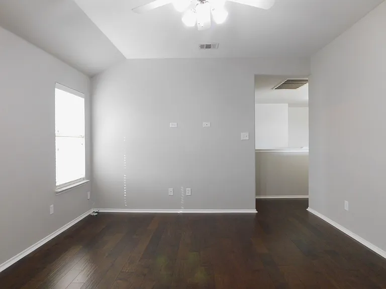 14904 Riverside Dr — Photo 18