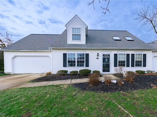 24722 Grove Pond Way, Olmsted Falls, OH 44138