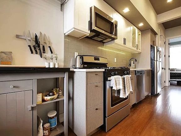 4th image of 537 Park Pl APT 4