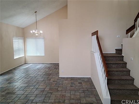 2nd image of 998 Ashford Cir