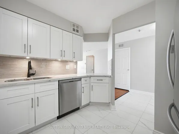 3605 Kariya Dr Unit 1812, Mississauga, ON L5B 3J4