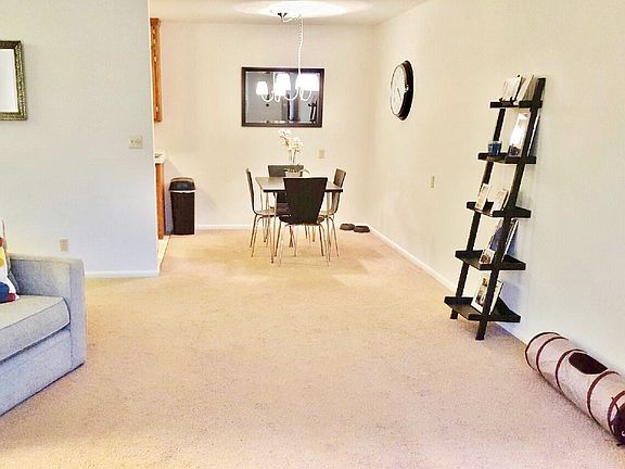 3rd image of 2020 Pillsbury Ave S #102