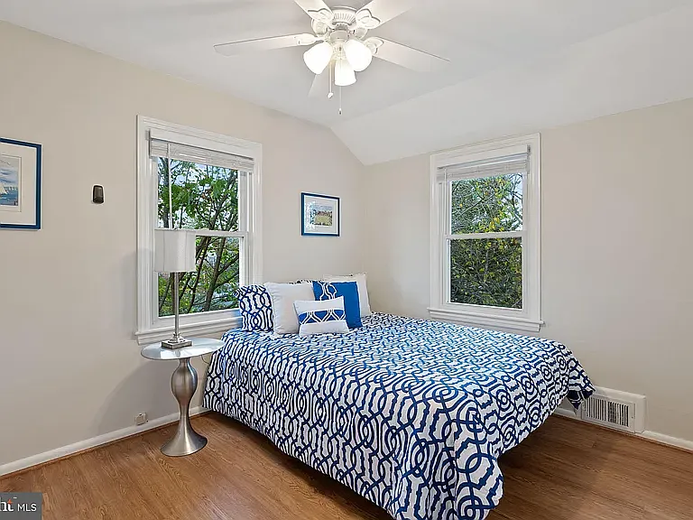 Second bedroom