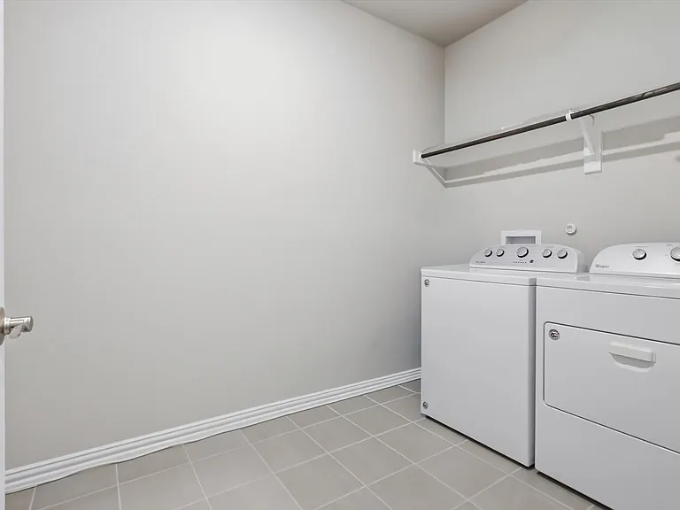 410 Dempsey Dr — Photo 23