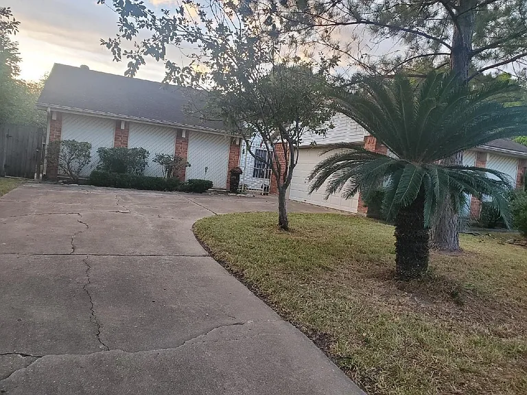 3622 Fiddlers Green Dr — Photo 1