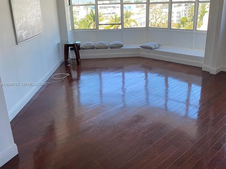 1881 Washington Ave #7C — Photo 1