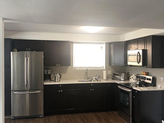 4th image of 8929 N Wisner St #1