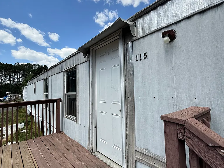 115 Goddard Ln — Photo 1