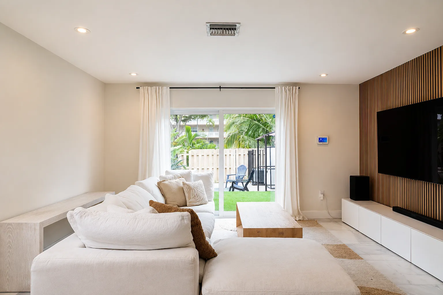 2 bed, 1.5 bath, 1024 sqft, $2,650 — Photo 1