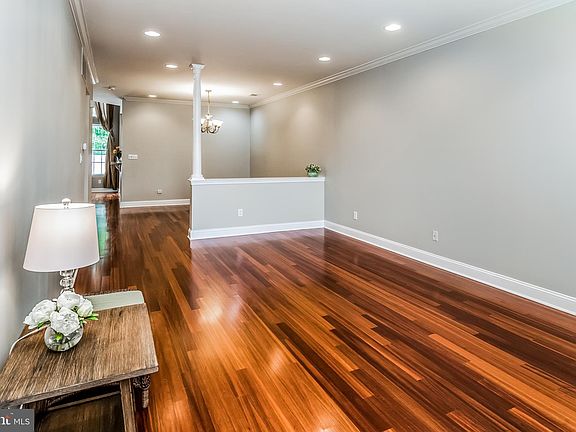 4th image of 17 Lancaster Ct #5703