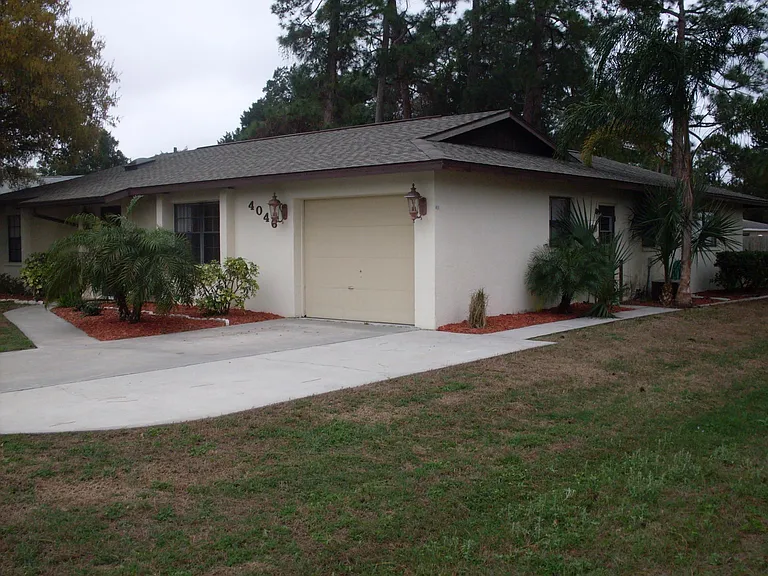 4028 Teakwood Ln — Photo 1