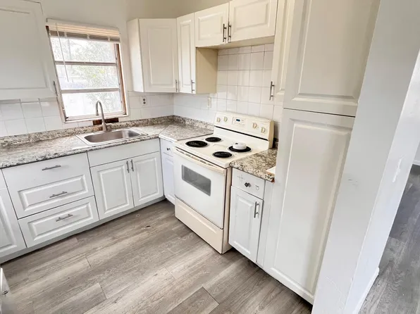 1000 W Lakewood Rd #6, West Palm Beach, FL 33405