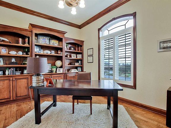 3rd image of 1117 E Bluestem Ct
