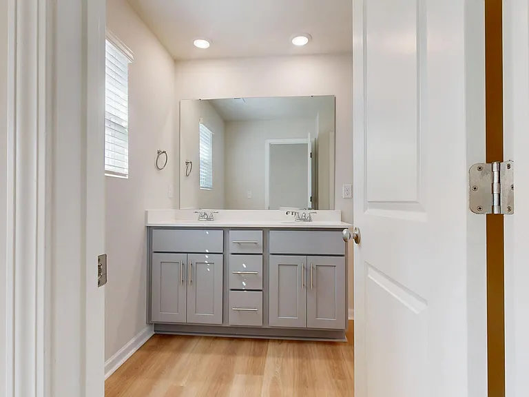 Belmeade Grove — Photo 36