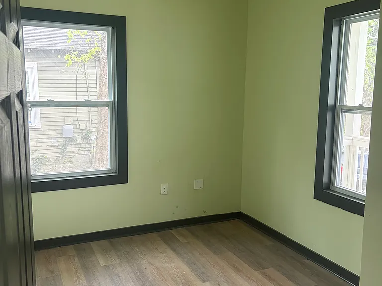 2112 Davenport St — Photo 8