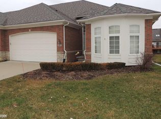 14867 Village Park Cir, Shelby Township, MI 48315