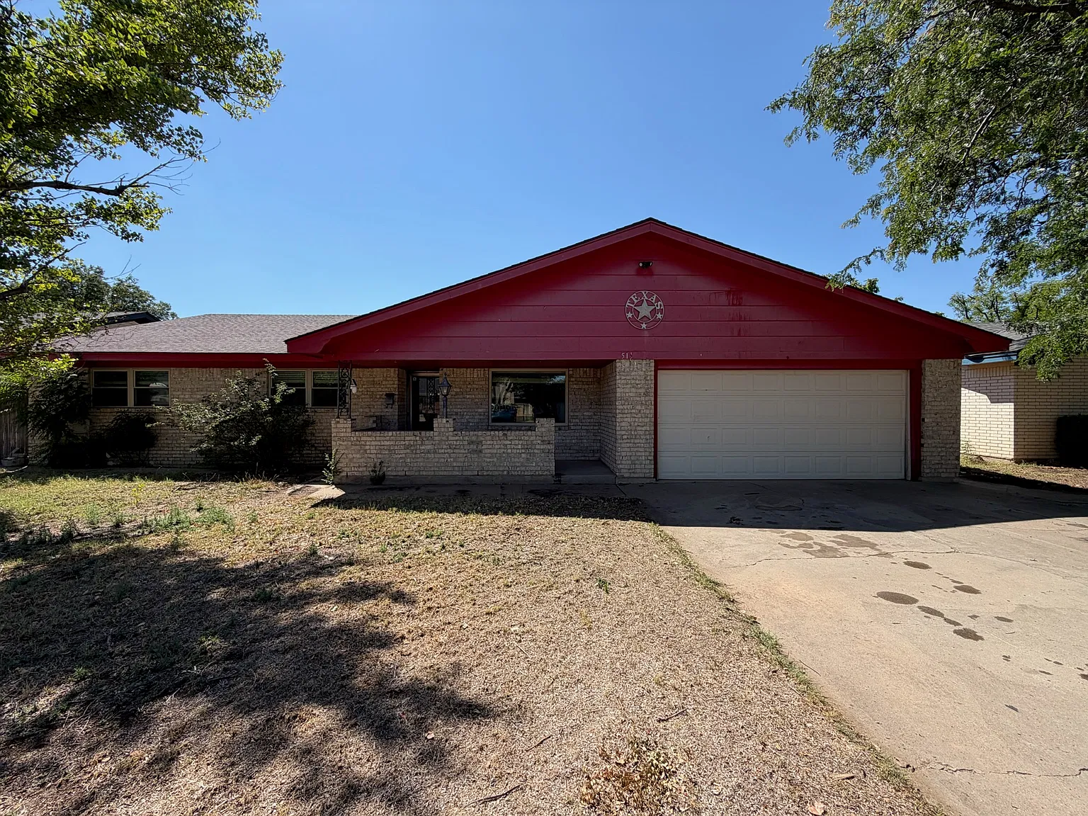 4 bed, 2214 sqft, $2,425 — Photo 1