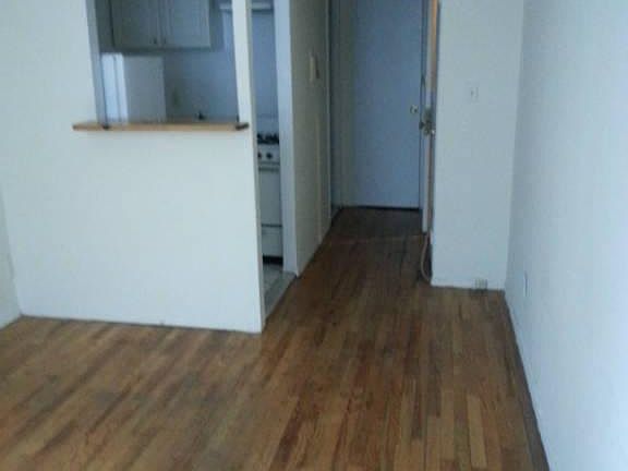 3rd image of 409 E 88th St APT 1B