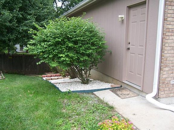 3rd image of 2911 Garland St