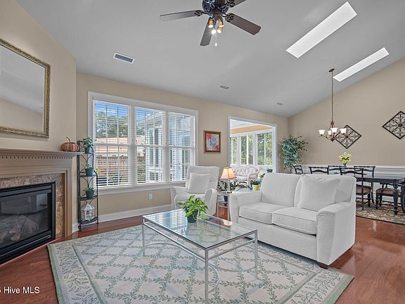 5th image of 3095 Woodbend Court