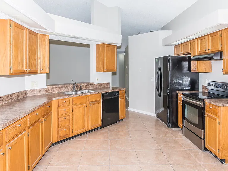 3379 Deerfield Pointe Dr — Photo 5