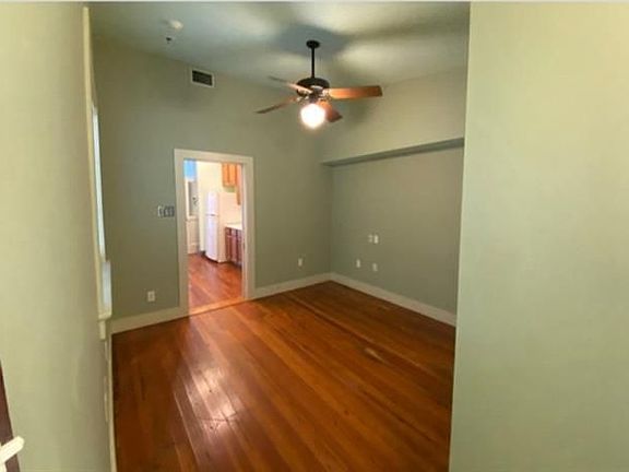 5th image of 444 Friscoville Ave