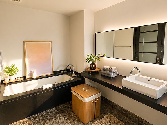 4th image of 20 Pine St APT 1407
