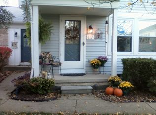 117 Lake Village Dr #109, Walled Lake, MI 48390