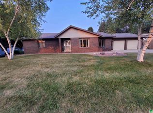 711 22nd Ave, Sheldon, IA 51201